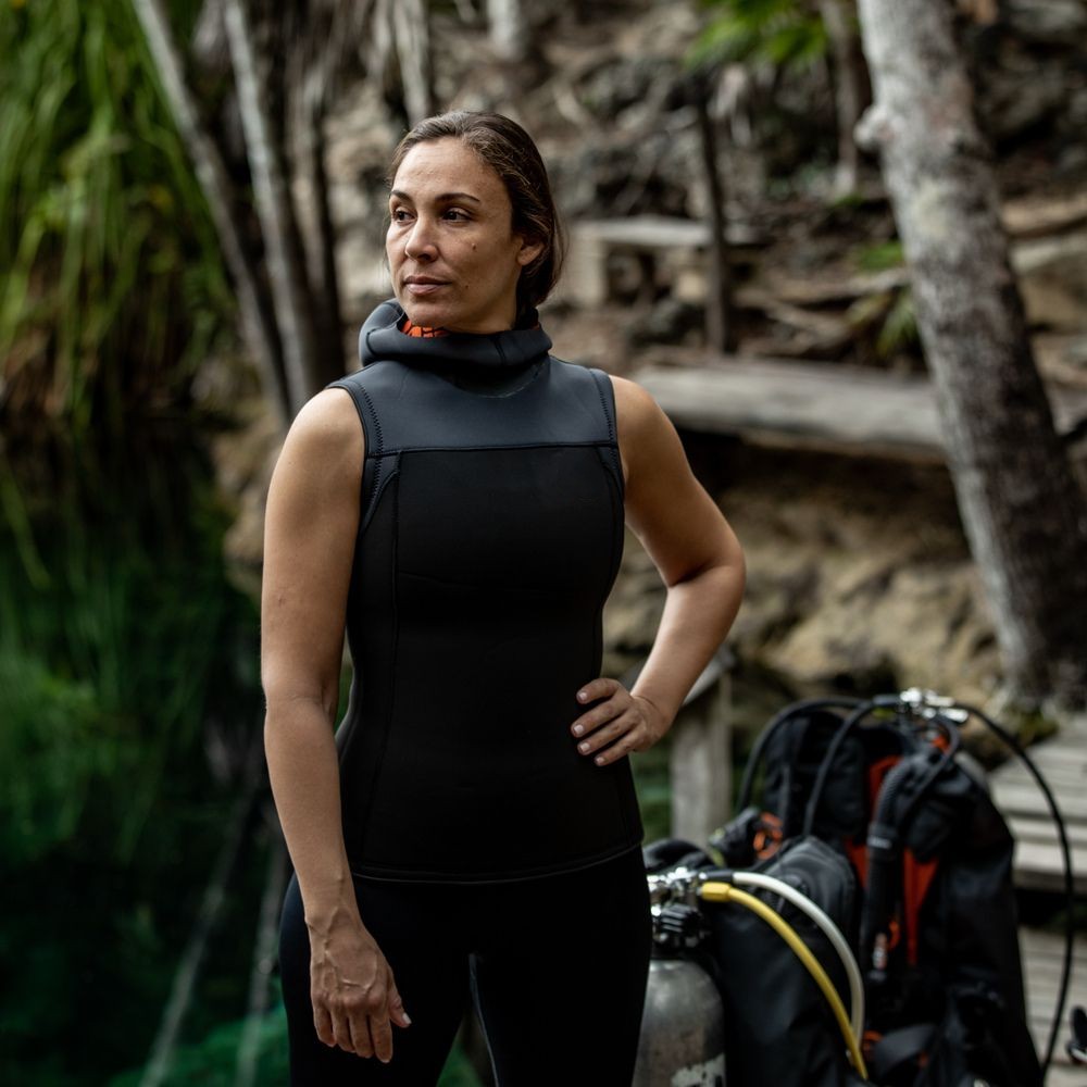 PRODUCT DETAILS - THERMIQ - Women's 5/3mm Hooded Vest