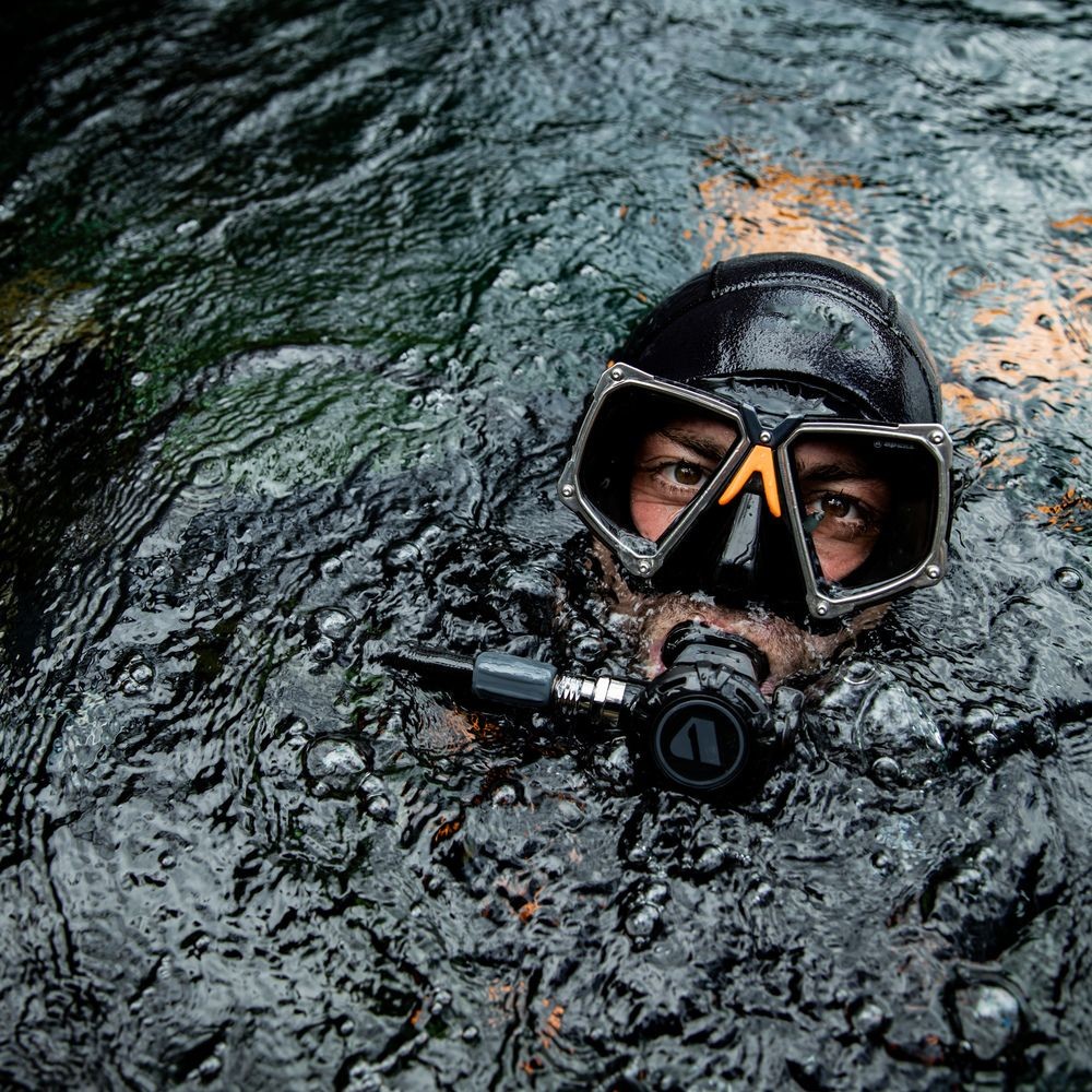 PRODUCT DETAILS - THERMIQ - Men's 5/3mm Hooded Vest