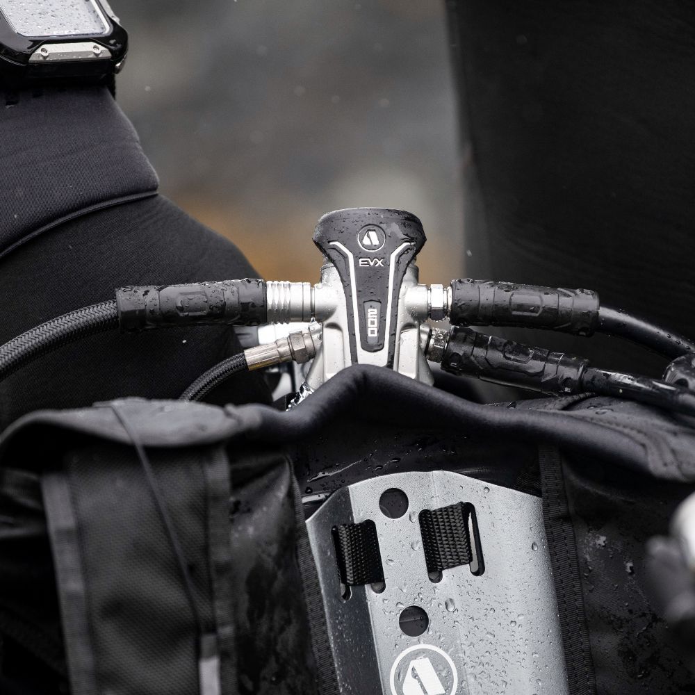 WHAT’S IN THE BOX - EVX200 1ST STAGE - Dive Regulator