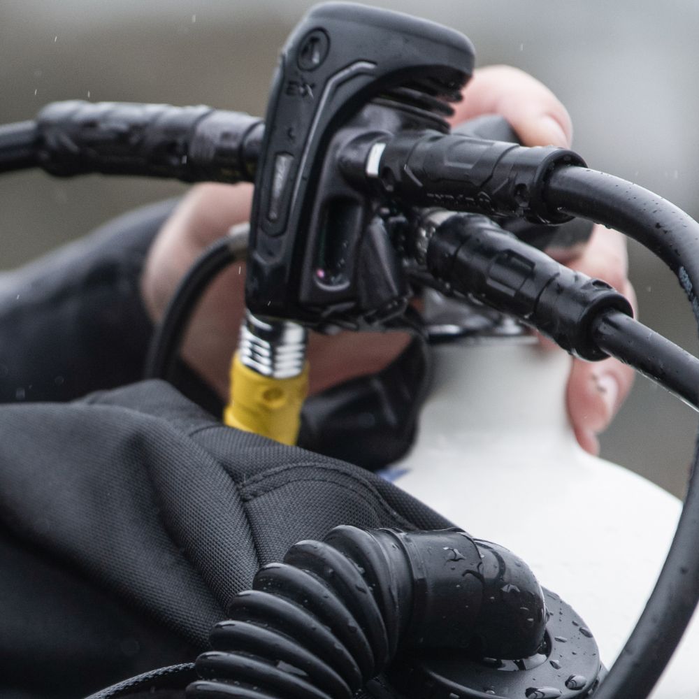 WHAT’S IN THE BOX - EVX TUNGSTEN 1ST STAGE - Dive Regulator