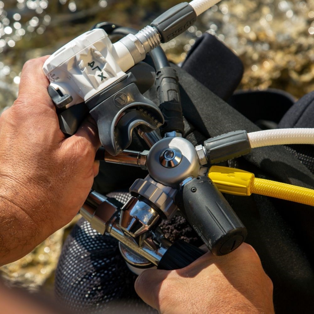 PRODUCT DETAILS - XL4+ STAGE 3 - Dive Regulator + Octopus